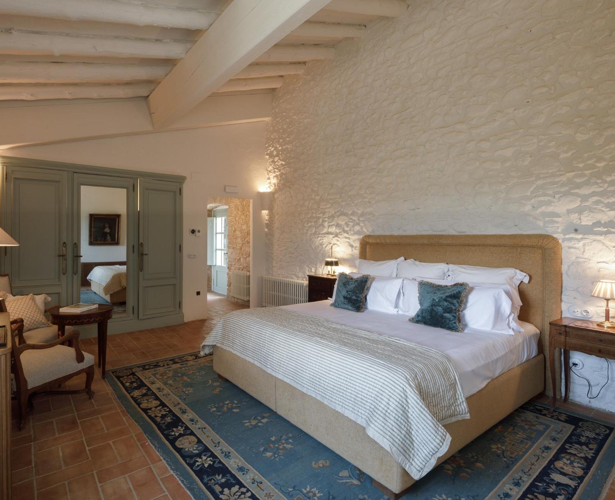 Castillo De Vallgornera Hotel *