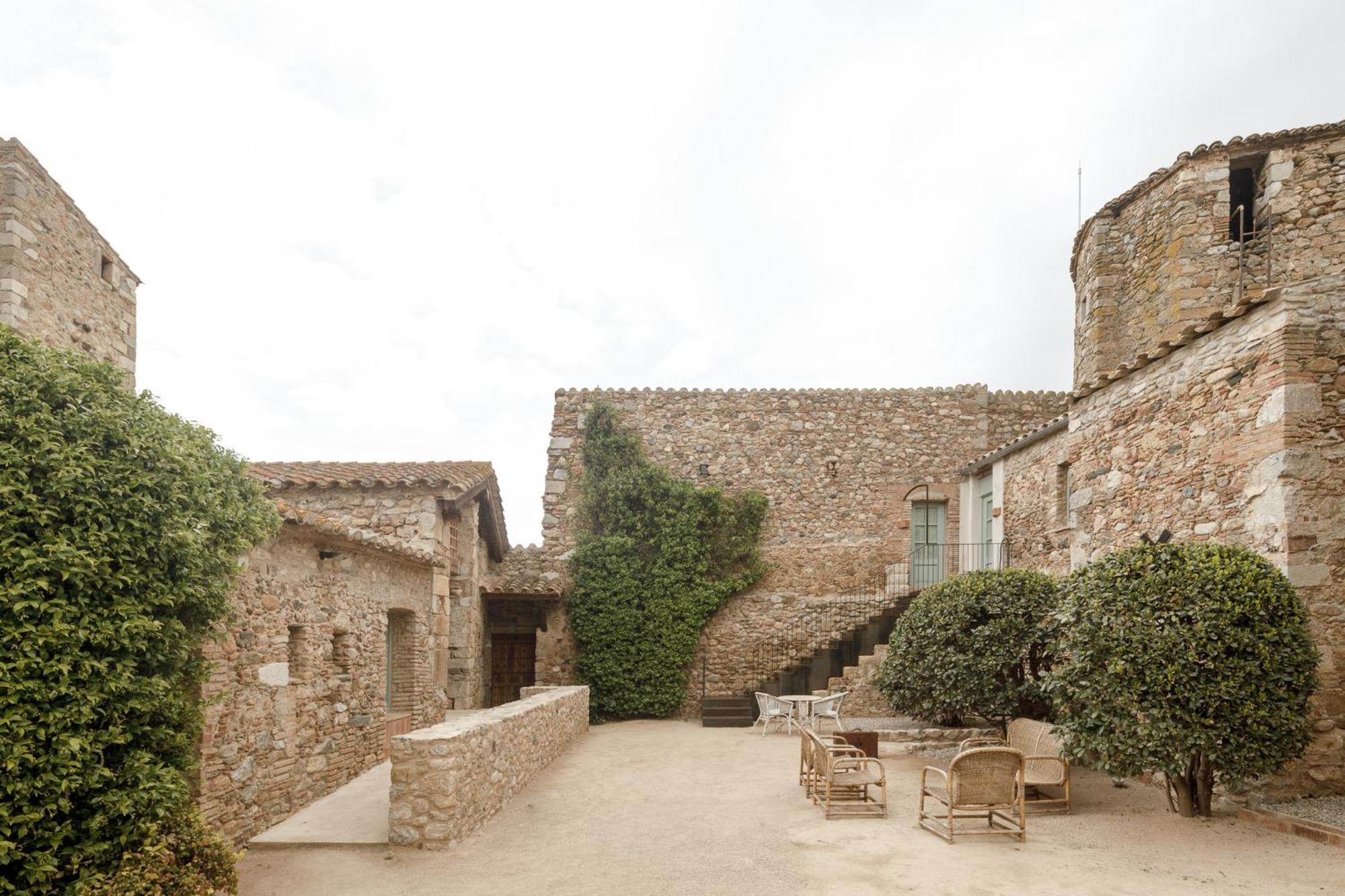 Castillo De Vallgornera Hotel