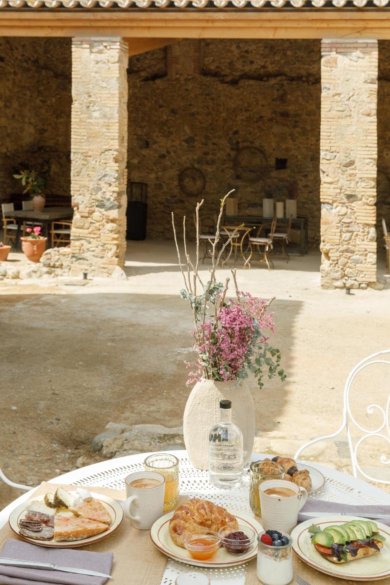 Castillo De Vallgornera Hotel