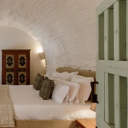 Hotel Castell De Vallgornera Peralada Exterior photo