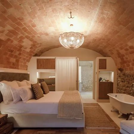 Hotel Castell De Vallgornera Peralada Exterior photo