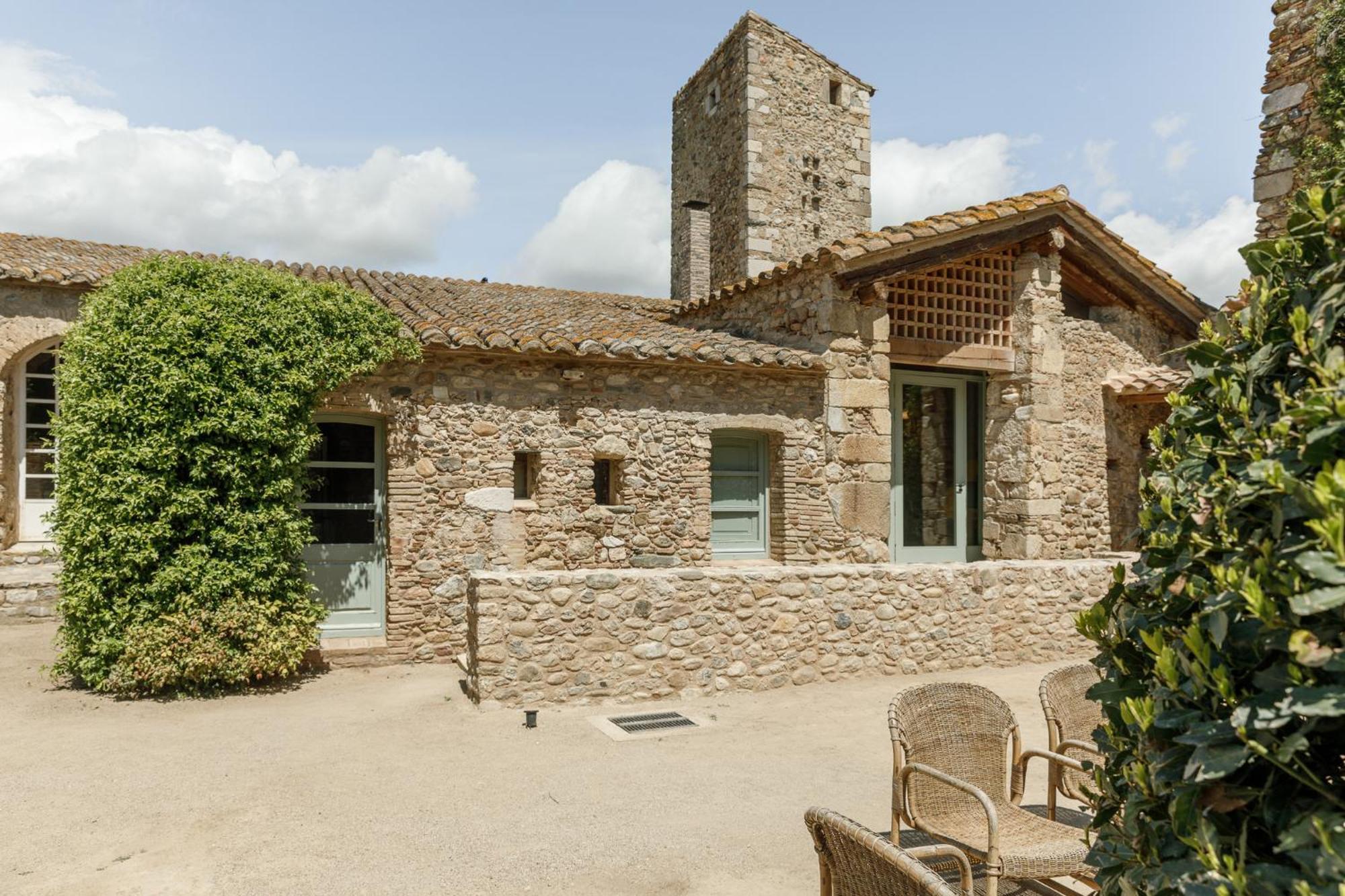 Castell De Vallgornera * Peralada